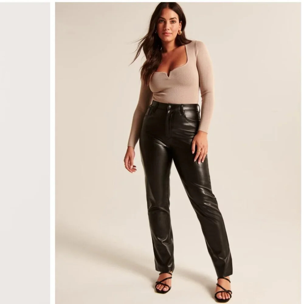 Abercrombie & Fitch Curve Love Vegan Leather 90s Straight Pant NWT Size 30/10